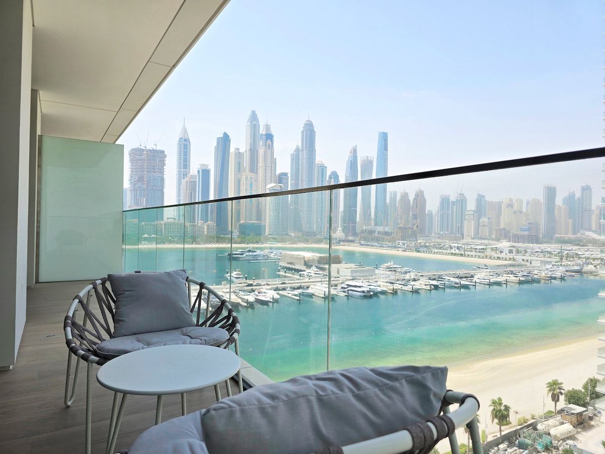 Luxury Beachfront 1BR w/ Sea View | Palace Beach
