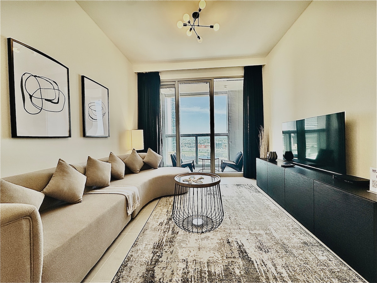 Stylish 1BR | Walk to Burj Khalifa & Dubai Mall