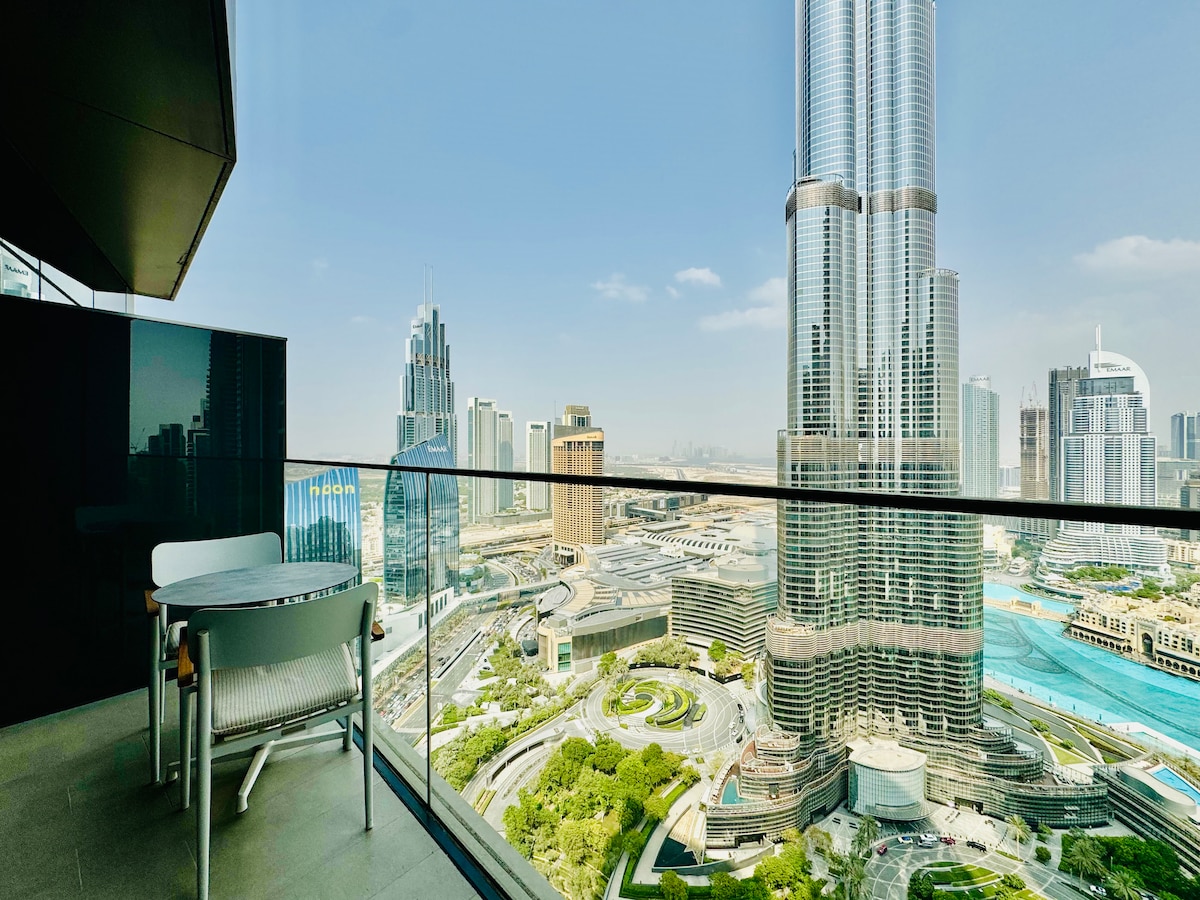 Elegant 3BR Burj Khalifa View | Walk to Dubai Mall